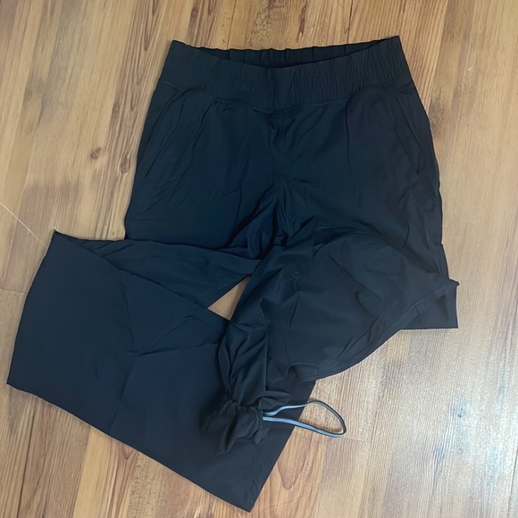 Lululemon Dog Runner Pants - Picture 6 of 7